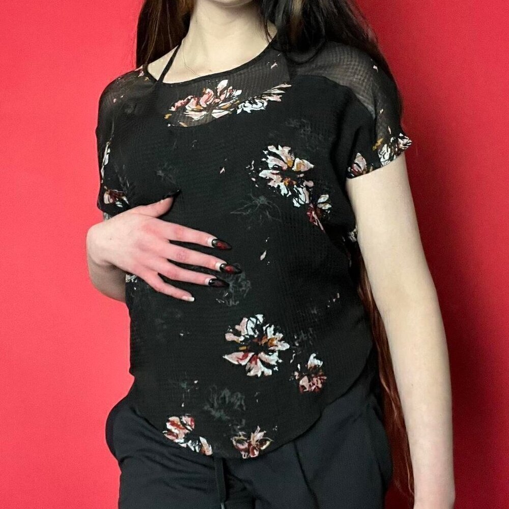 Black floral semi sheer tee shirt blouse​​​​​​​​​​​​​​​